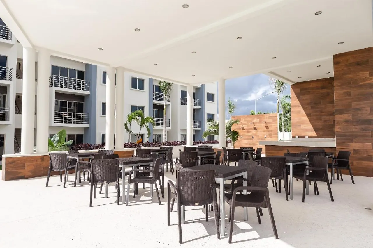 Lovely 2 Bedroom Apartment - Pool & Balcony Cancun Mexico